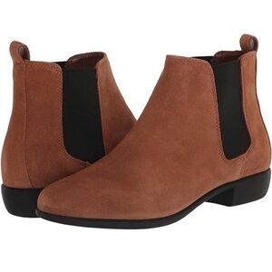 Aerosoles Chelsea flat genuine leather Carmel boots Size 7